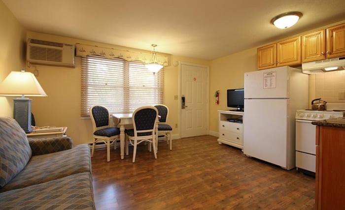 Nautical Mile Resort ウェルズ エクステリア 写真
